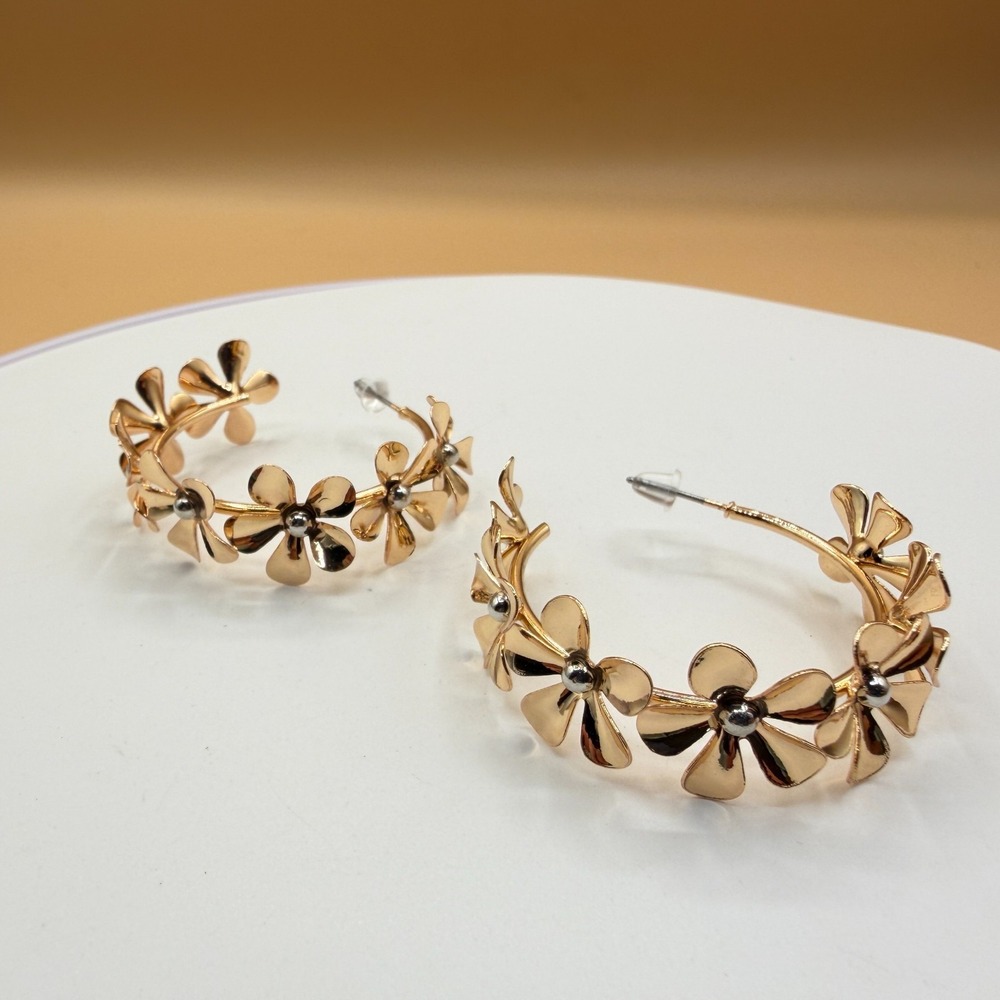 Gold Tone Floral Hoop Earrings Flower Statement Pierced Retro Vintage Jewelry